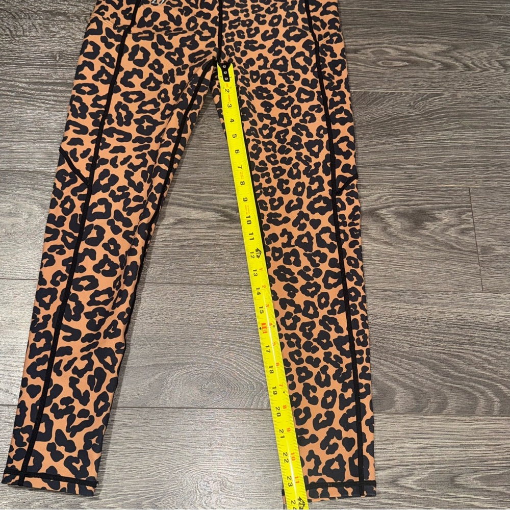 Cheetah Leggings Women’s Small‎ FITTIN Butt Lift Design 4 Pockets Hidden Pockets - Picture 7 of 8